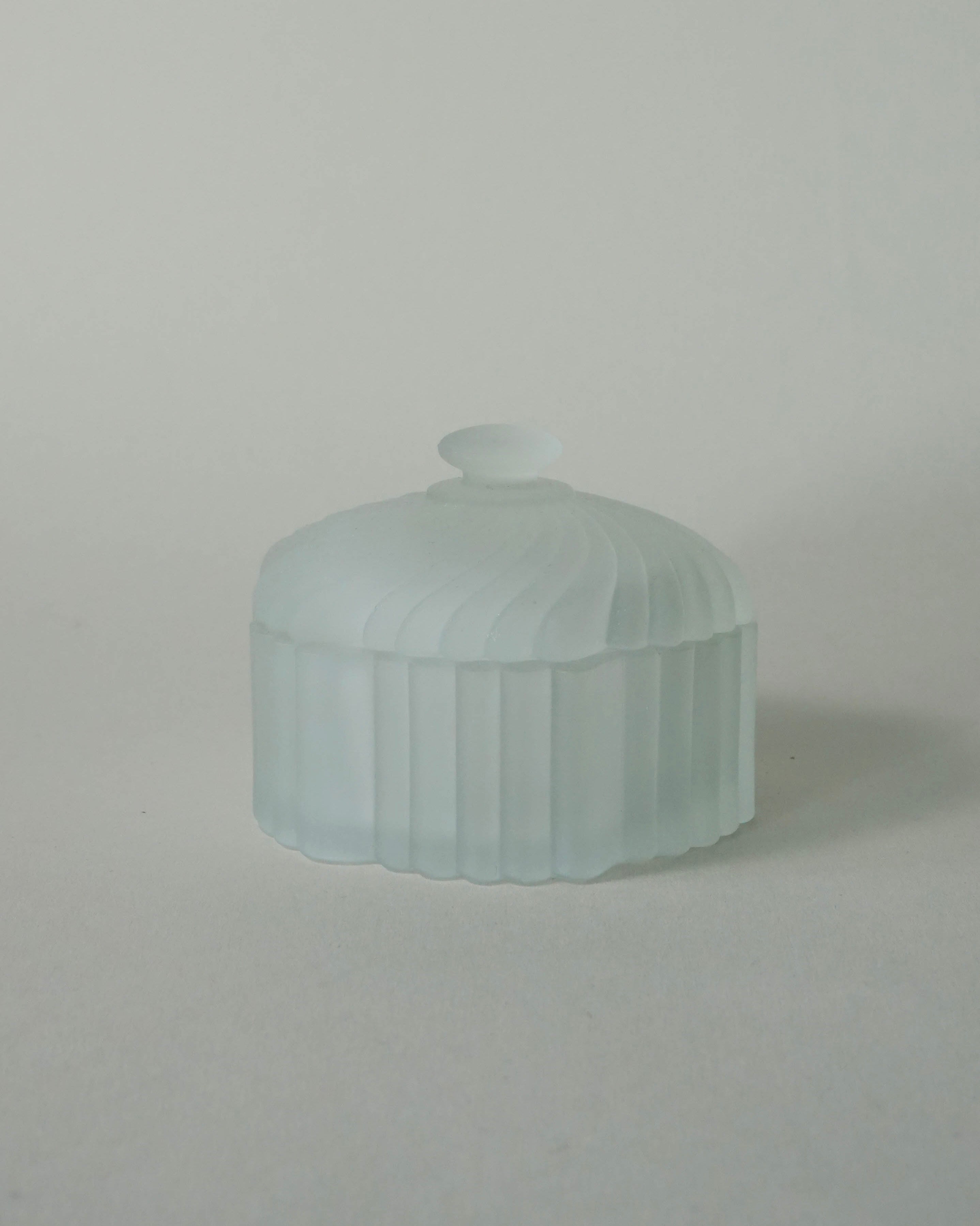Shell Fluted Frosted Glass Box