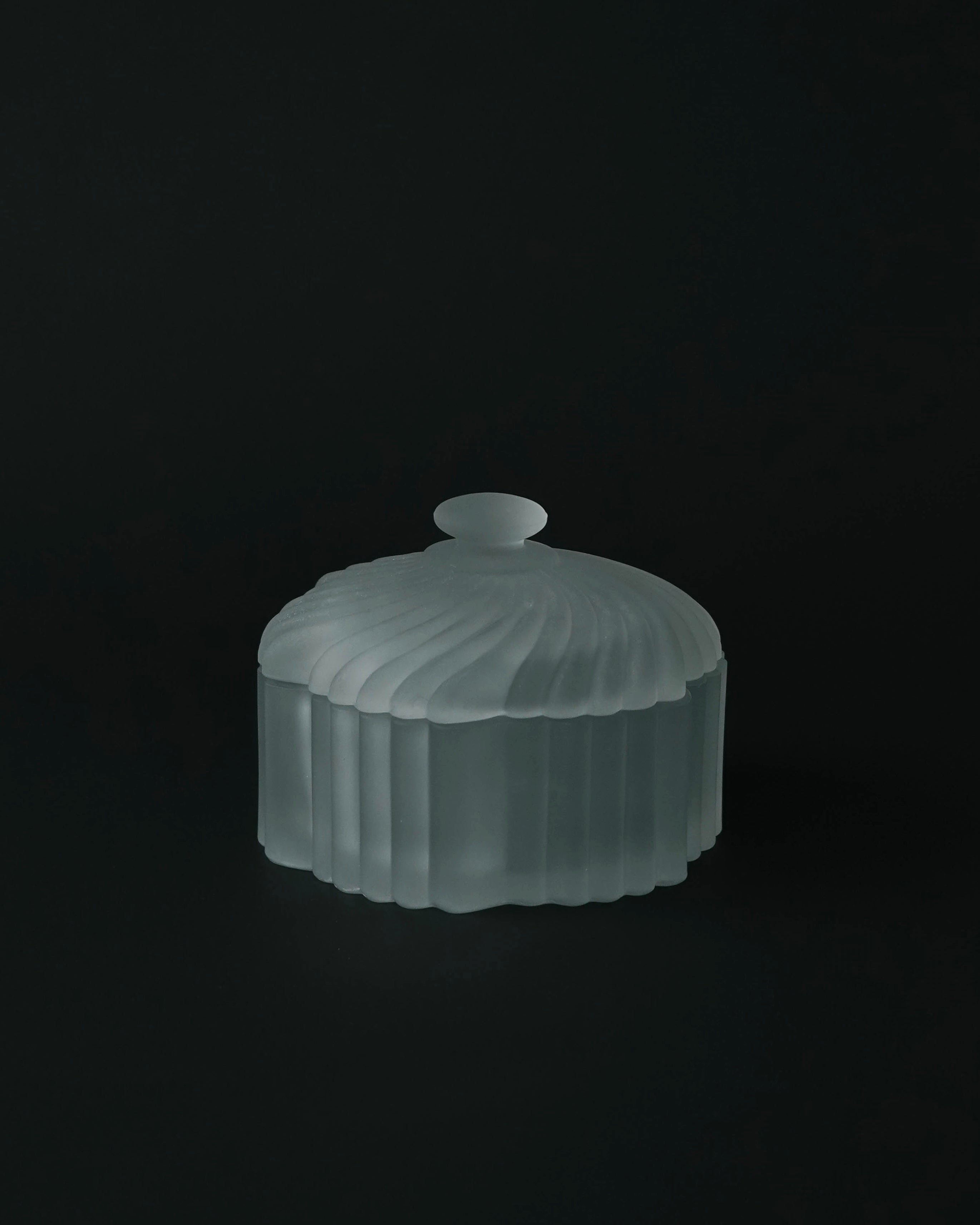 Shell Fluted Frosted Glass Box